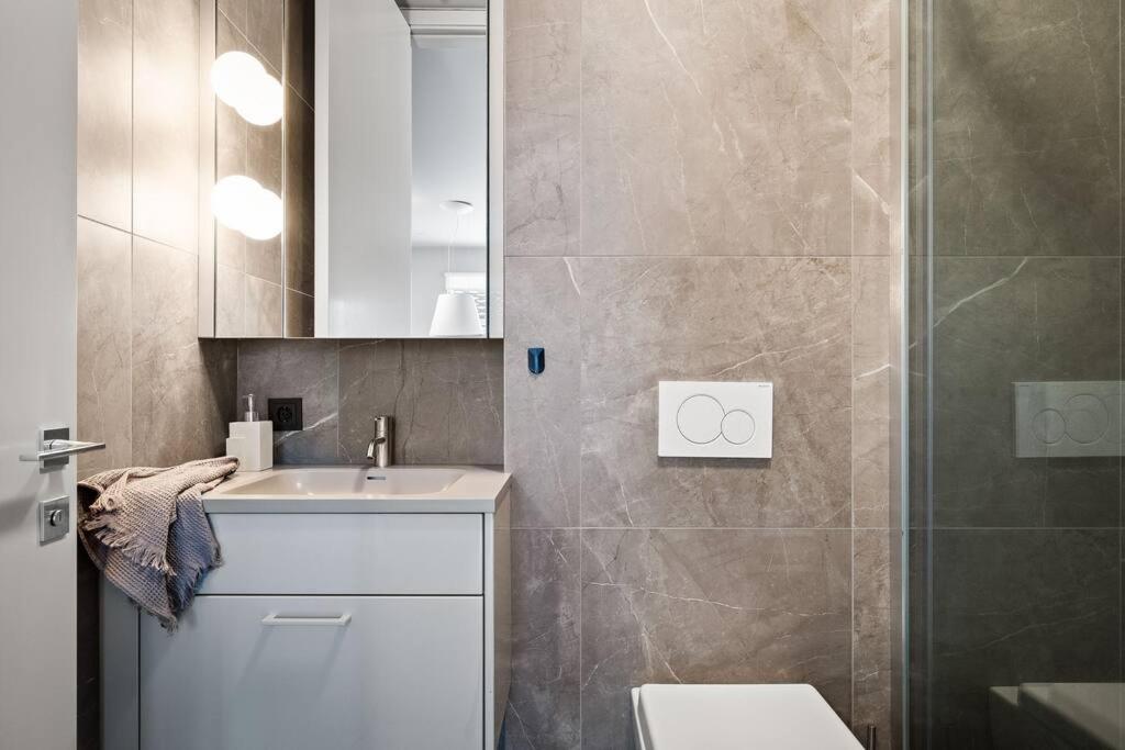 Private Lux 2Br & 2Ba City Center With Free Parking Reykjavík Eksteriør bilde